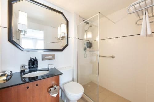 Deluxe One-Bedroom Suite