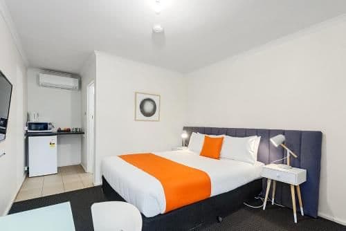Standard Queen Room