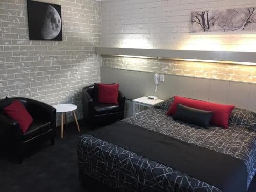 Large Queen Room