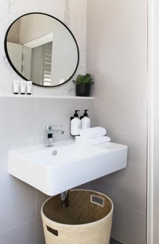 Queen Room with Private Bathroom