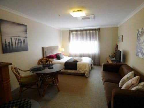 Room 6 Deluxe