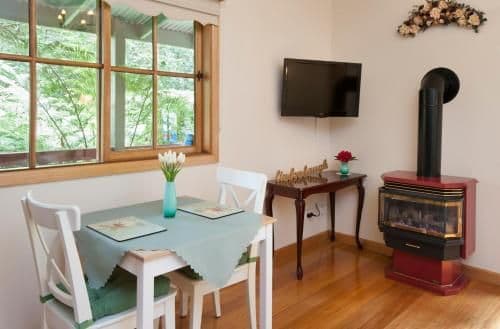Queen Suite with Spa Bath