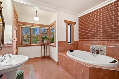 King Suite with Spa Bath