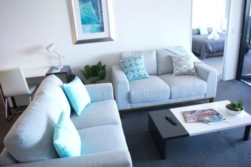 Two-Bedroom Apartment with Ocean Views and Spa Bath