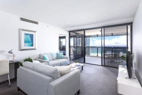 Two-Bedroom Apartment with Ocean Views and Spa Bath