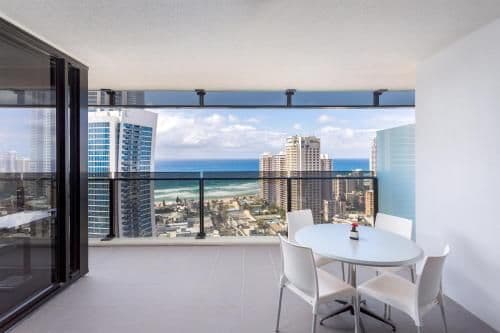 Two-Bedroom Apartment with Ocean Views and Spa Bath