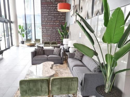 Two-Bedroom Apartment with Ocean Views and Spa Bath
