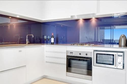 Two-Bedroom Apartment with Ocean Views and Spa Bath