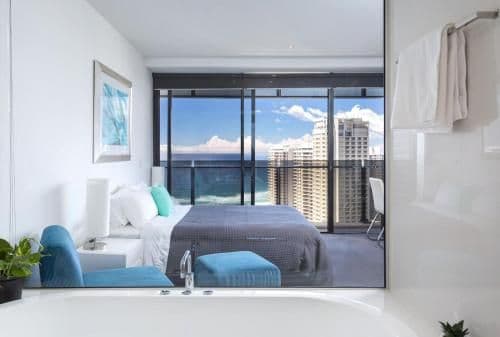Two-Bedroom Apartment with Ocean Views and Spa Bath