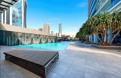 Two-Bedroom Apartment with Ocean Views and Spa Bath