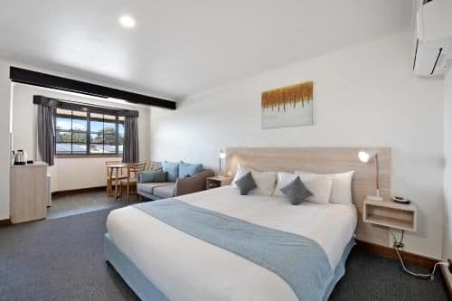 King Spa Suite