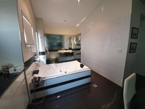 Deluxe King Room - Constellation