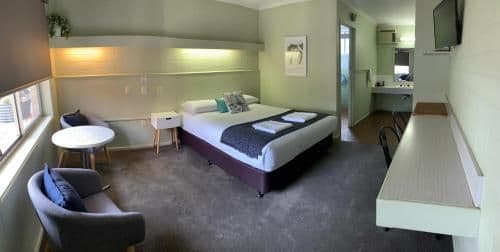 Deluxe Queen Room