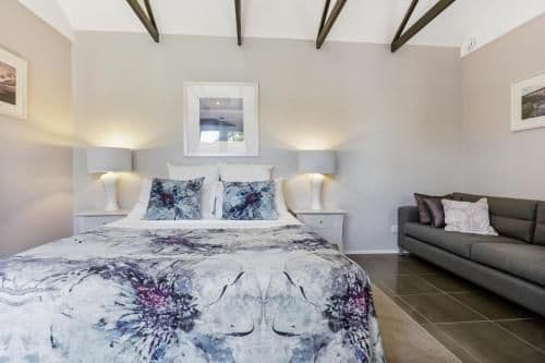 Queen Suite with Spa Bath