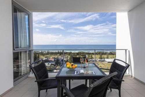 Two-Bedroom Apartment with One Bathroom and Ocean View