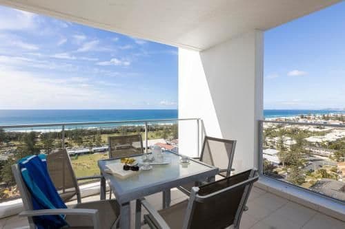 Two-Bedroom Apartment with One Bathroom and Ocean View