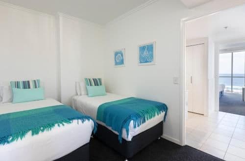 Two-Bedroom Apartment with One Bathroom and Ocean View