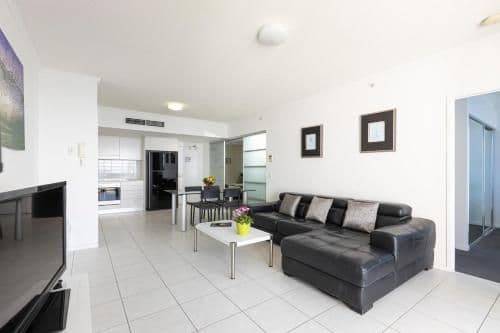 Two-Bedroom Apartment with One Bathroom and Ocean View