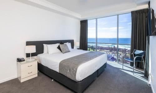 Two-Bedroom Apartment with One Bathroom and Ocean View