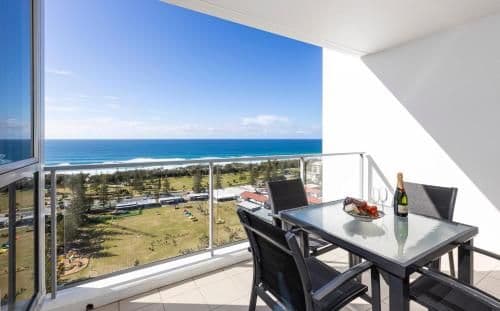 Two-Bedroom Apartment with One Bathroom and Ocean View