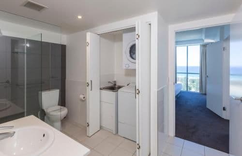 Two-Bedroom Apartment with One Bathroom and Ocean View