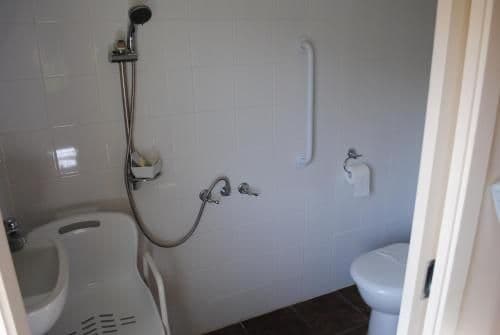 Four-Bedroom Cottage - Disability Access 7