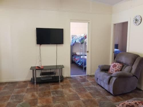 Four-Bedroom Cottage - Disability Access 7