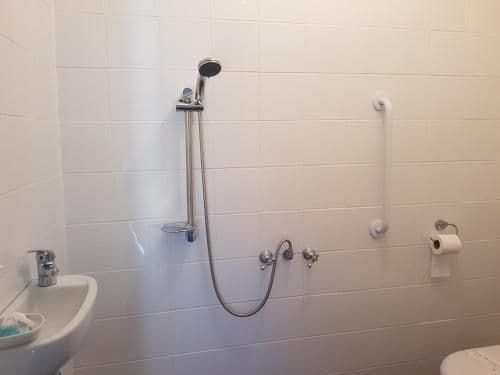 Four-Bedroom Cottage - Disability Access 7