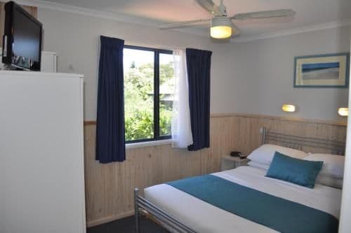 Four-Bedroom Deluxe Waterfront Family Villa with Spa Bath - 9
