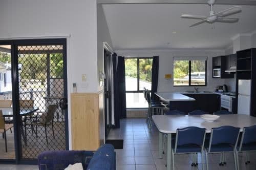 Four-Bedroom Deluxe Waterfront Family Villa with Spa Bath - 9