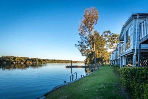 Four-Bedroom Deluxe Waterfront Family Villa with Spa Bath - 9