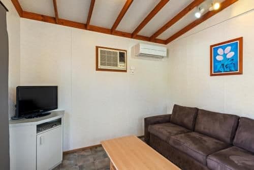 Standard 2 Bedroom Cabin - Sleeps 5