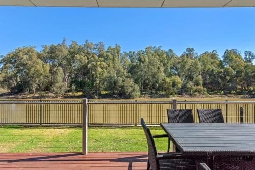 Deluxe 2 Bedroom Cabin - Sleeps 6