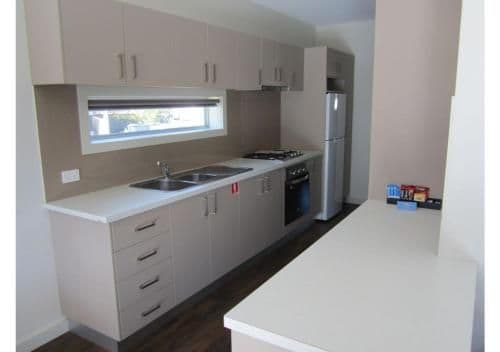 Deluxe 3 Bedroom Marina Cabin