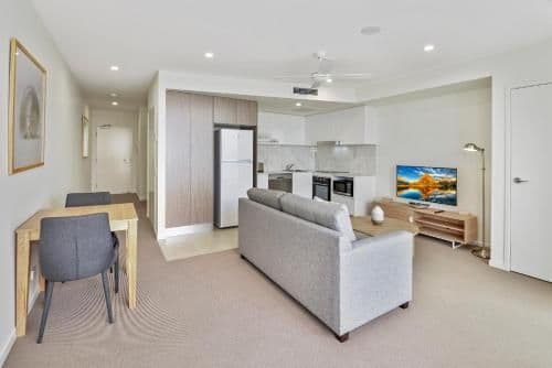 One-Bedroom Apartment with Lake View