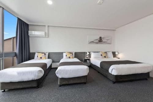 Family Room with Sea View - Non-Smoking