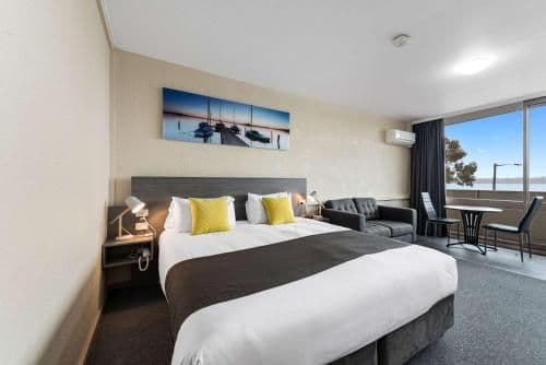 King Room with Ocean View - Non-Smoking