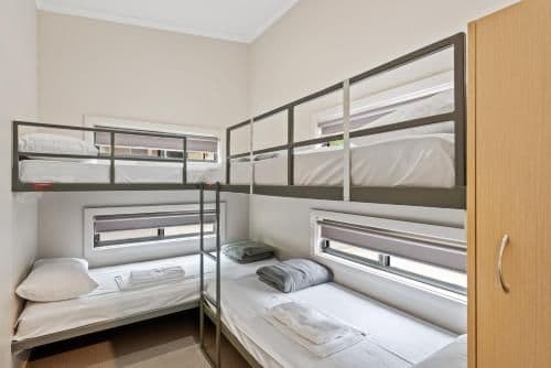 Deluxe 2 Bedroom Cabin - Sleeps 6
