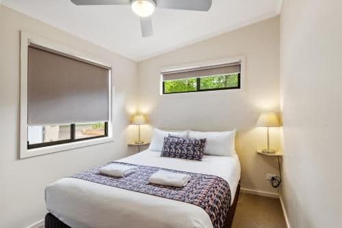 Deluxe 2 Bedroom Cabin - Sleeps 6