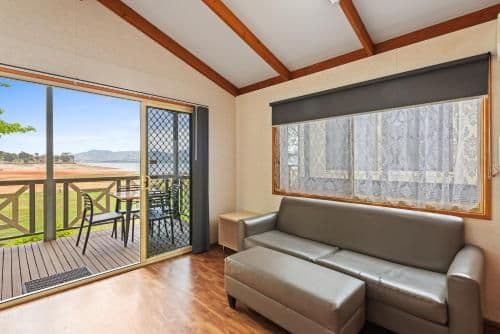 Superior 2 Bedroom Cabin - Sleeps 5