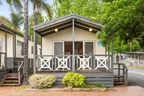 Superior 2 Bedroom Cabin - Sleeps 5