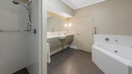 Premier Three-Bedroom Apartment with Ocean View