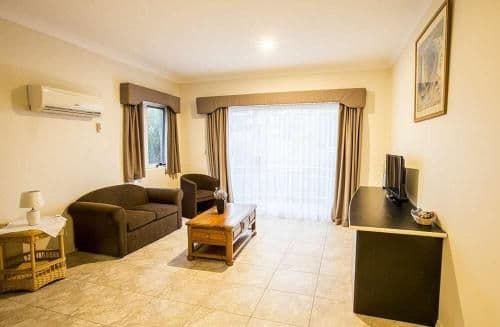 Queen Room with Spa Bath
