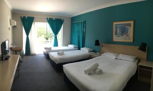 Family Room - 1 Queen & 2 Single