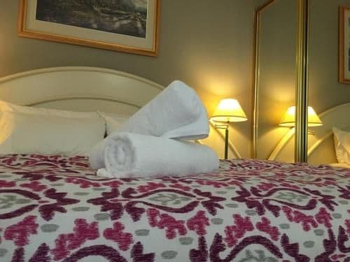Queen Room with Spa Bath