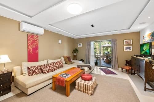 Studio Apartment - Hinterland