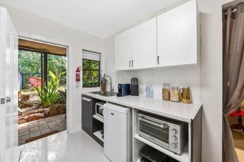 Studio Apartment - Hinterland