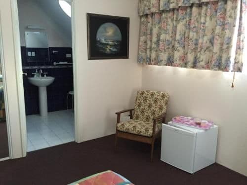 Twin Room with Private Bathroom