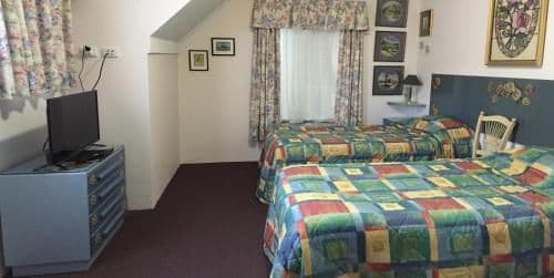 Twin Room with Private Bathroom