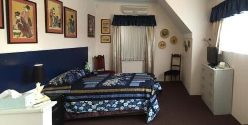 Large Single Room with Private Bathroom